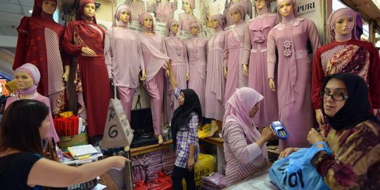 Jelang Ramadan, busana muslim di Pasar Tanah Abang laris manis