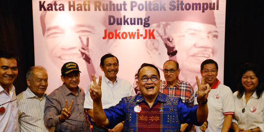Hotman: Leluhur Batak menangis lihat Ruhut cari muka ke Jokowi