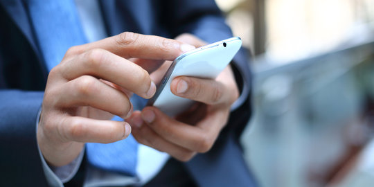 Lebih baik lupa bawa uang, daripada lupa bawa smartphone