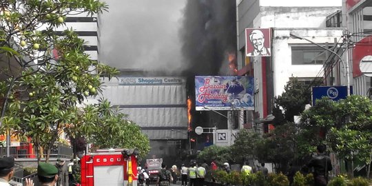 Setelah 44 jam, api di KING'S Bandung baru dapat dipadamkan