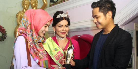 Alyssa Soebandono dapat penghargaan karena kenakan hijab