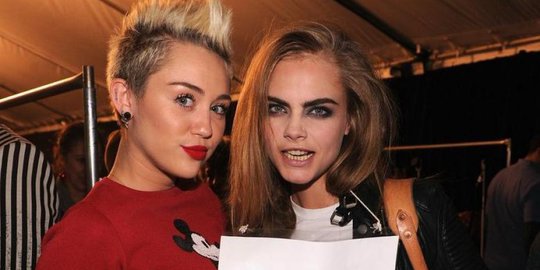 adalah selebritis papan atas hollywood rev1