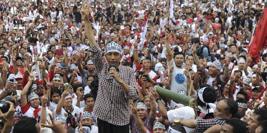 Jokowi hadiri Apel Satgas Relawan Anti Pilpres Curang di Senayan