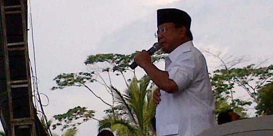 Prabowo: Berhenti caci maki Soeharto dan Soekarno
