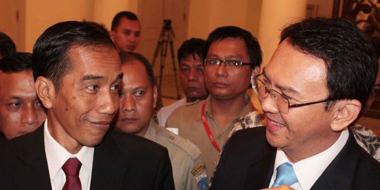 Jokowi ngaku salah kostum saat temui netizen