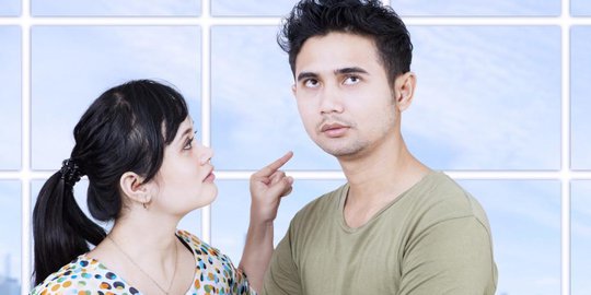 5 hal ini bisa menyinggung ego pria