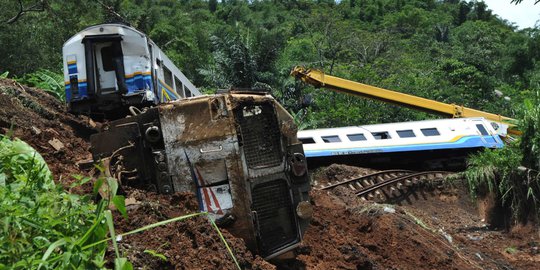KA Pasundan anjlok di Tasikmalaya, enam gerbong keluar lintasan