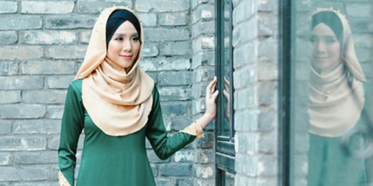 Bintang Playboy Malaysia bakal masuk Islam