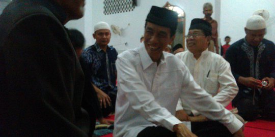 Sambangi Ponpes An-Najiyah Surabaya, Jokowi tarawih 