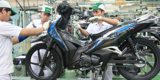 AHM perkuat desain elegan Honda Supra X 125 Helm In PGM-FI