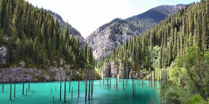 Hasil gambar untuk Danau Kaindy