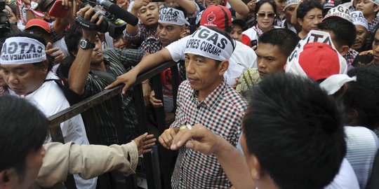 Ini alasan Jokowi bagi kaos sendiri ke masyarakat