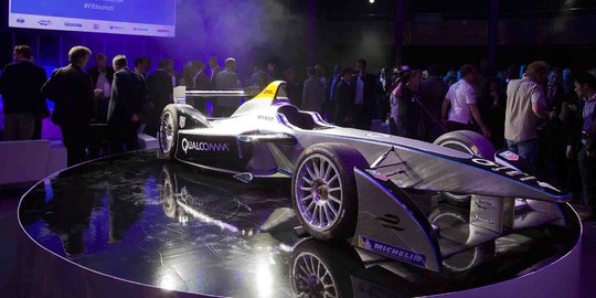 Mobil Spark-Renault hiasi peluncuran kejuaraan balap Formula E