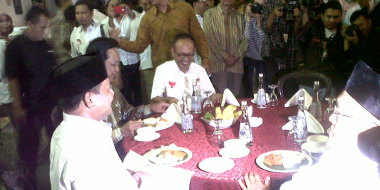 Ini beda cara Sultan sambut Jokowi dan Prabowo di Kraton Kilen