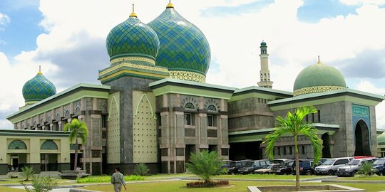 Wisatawan Amerika tertarik dengan keindahan Masjid An Nur Riau