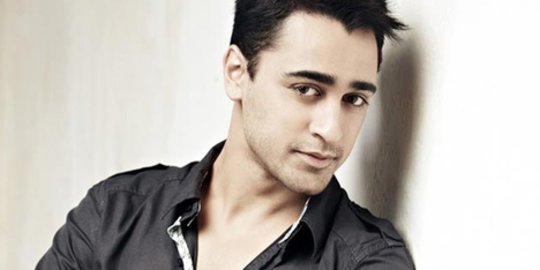 6 aktor tampan bollywood ini juga laksanakan puasa ramadan