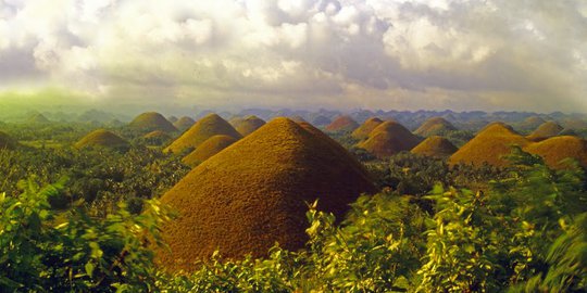 Chocolate Hill, bukit serupa kue cokelat yang kehilangan pesona