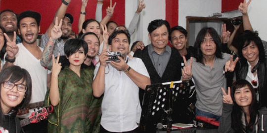 Puluhan musisi meriahkan Konser 2 Jari