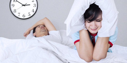 5 Penyebab orang mendengkur saat tidur