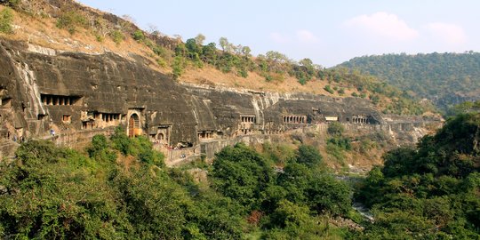 Ajanta Dan Ellora Dua Gua Megah Yang Menyimpan Karya Seni Tertinggi India Kuno Merdeka Com