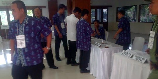 TPS SBY di Cikeas kekurangan surat suara