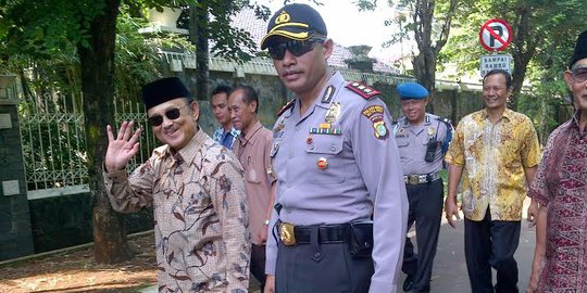 Habibie: Siapapun presidennya, yang menang rakyat