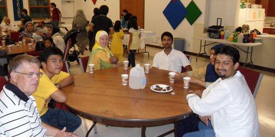 Jaga silaturahmi, muslim Amerika rutin buka bersama non muslim