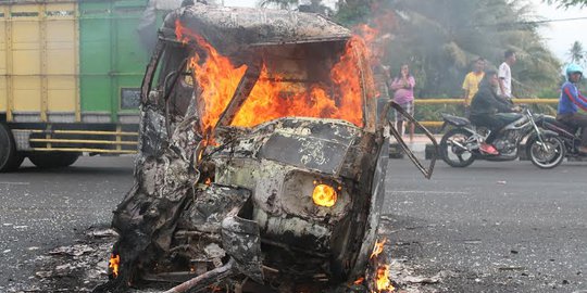 Kecelakaan maut di Muntilan, satu keluarga tewas terpanggang