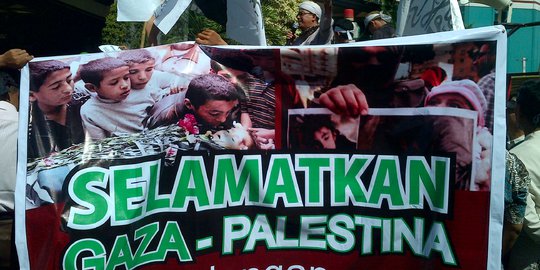 Puluhan mahasiswa Aceh salat gaib untuk rakyat Palestina