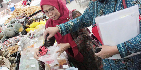 Makanan kedaluwarsa beredar di swalayan di Jakarta Timur