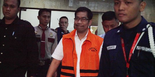 Usai diperiksa KPK atas Romi Herton, Ketua DPRD Palembang ngacir