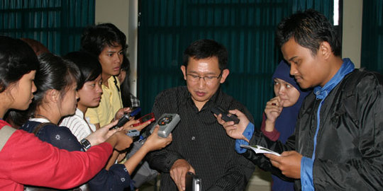 Kivlan Zein sebut Eep bagi-bagi duit buat quick count Jokowi-JK