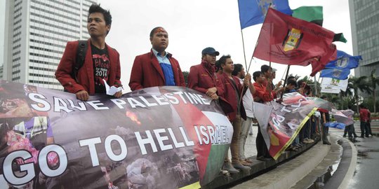 Aksi unjuk rasa mahasiswa dukung kedamaian Palestina