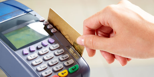 Mulai Agustus 2014, tak boleh promosi kartu kredit lewat telepon