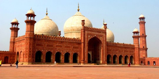 Kemegahan Badshahi, masjid terbesar kelima di dunia