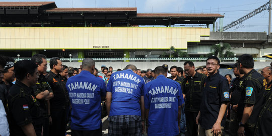 Hitung uang ratusan juta, PRT gasak harta perwira Polda Sumbar