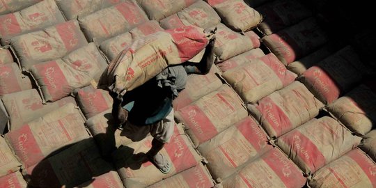 Paruh awal 2014, SMGR yakin penjualan semen Rp 12,79 triliun