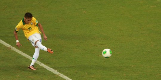 10 pesepakbola dunia ini rajanya eksekusi tendangan bebas