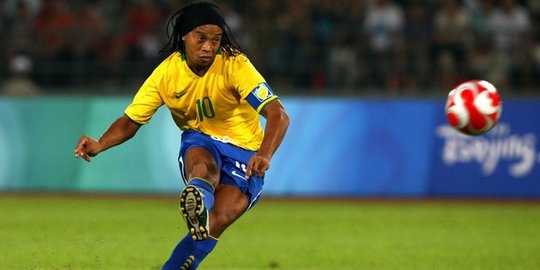 10 pesepakbola dunia ini rajanya eksekusi tendangan bebas