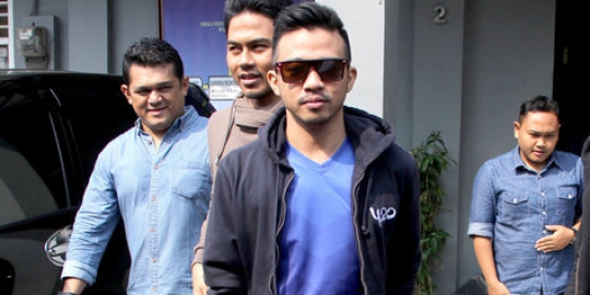 Keluar dari penjara, jari Roby Geisha kaku