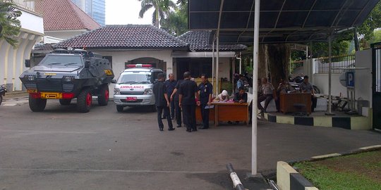 Polisi sterilisasi KPU saat pengumuman pemenang Pilpres 22 Juli