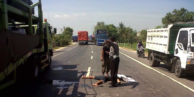 Salip konvoi Nurkhalim tewas terlindas truk  gandeng  di 