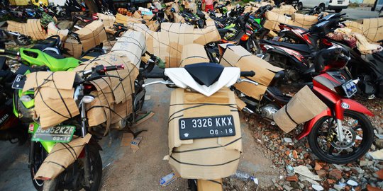 Pengiriman paket motor jelang lebaran mulai ramai