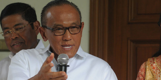 Kumpulkan DPD, Ical bantah Munas Golkar dipercepat