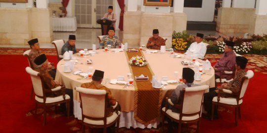 SBY jamu Jokowi dan Prabowo dengan kolak hingga martabak