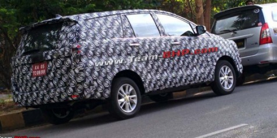 Spyshot! Muncul Penampakan Generasi Toyota Kijang Innova 