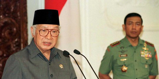 penguasa indonesia selama 32 tahun rev4
