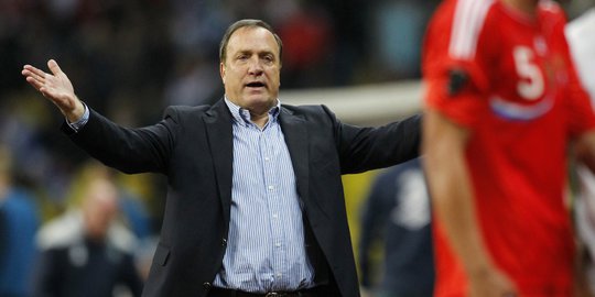 Dick Advocaat segera tangani Serbia