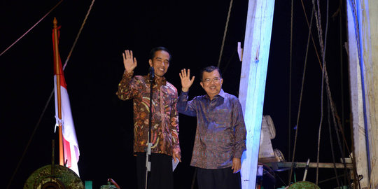 atas pinisi awalan membangun kelautan indonesia rev2