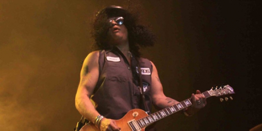 Jadi inspirasi, Slash terima guitar legend award